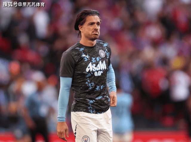 曼城10号离开伊蒂哈德：赔钱也送走，蓝月1亿转会费“打水漂”